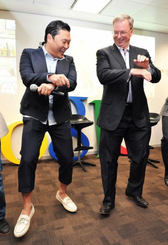 施密特在韩国：谈苹果专利战 跳《江南Style》