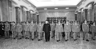 金正恩时隔半月露面