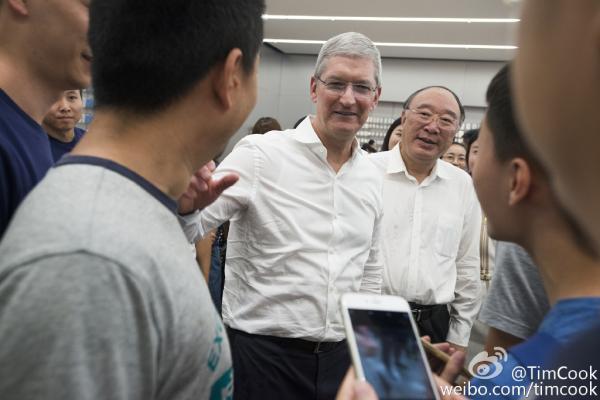 执掌苹果5年,库克从乔布斯阴影中走出了吗?